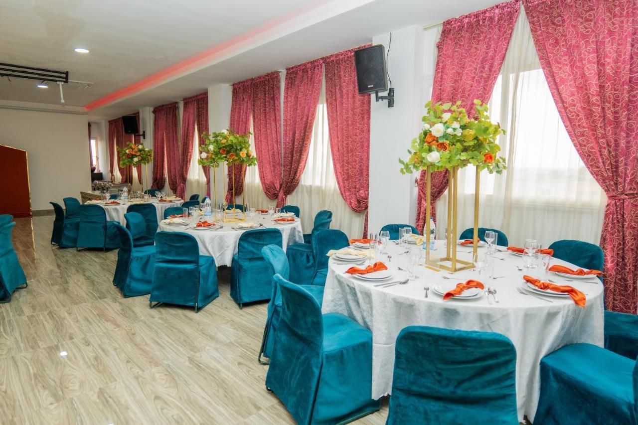 Sana Hotel Abidjan Exterior photo