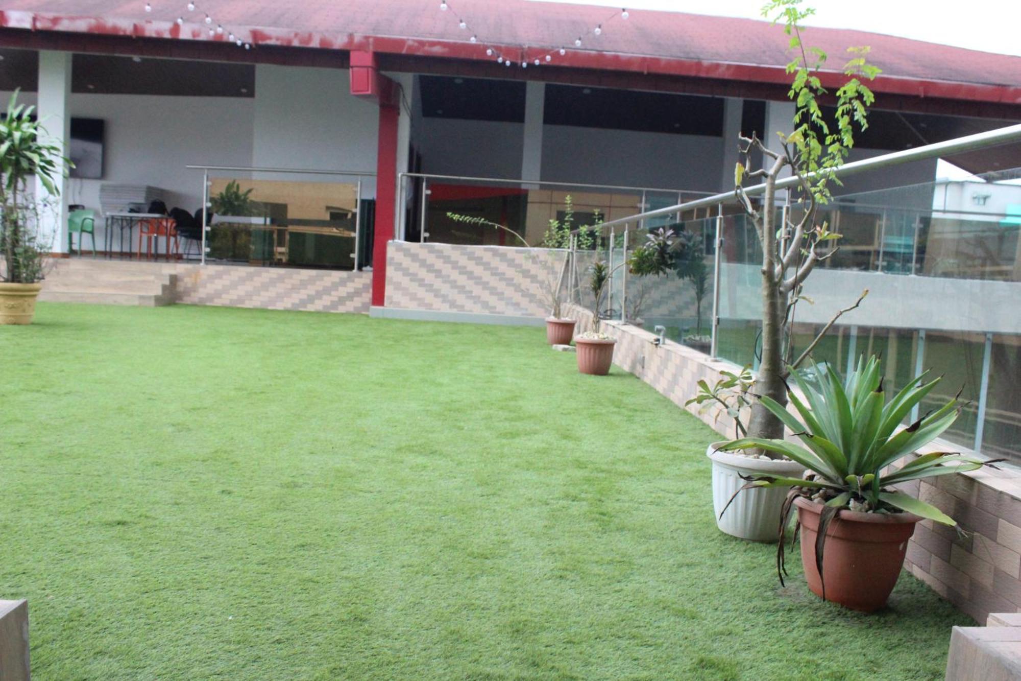 Sana Hotel Abidjan Exterior photo